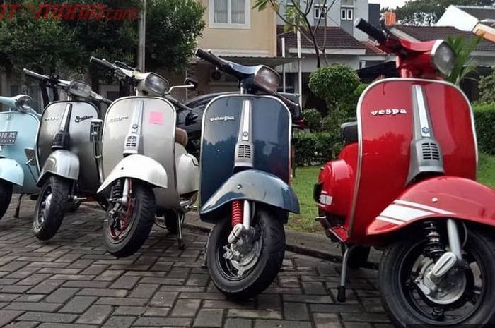 Alasan Vespa klasik tidak punya standar samping.