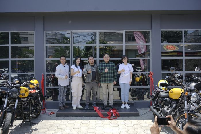 Royal Enfield resmi membuka diler pertama di Jawa Timur