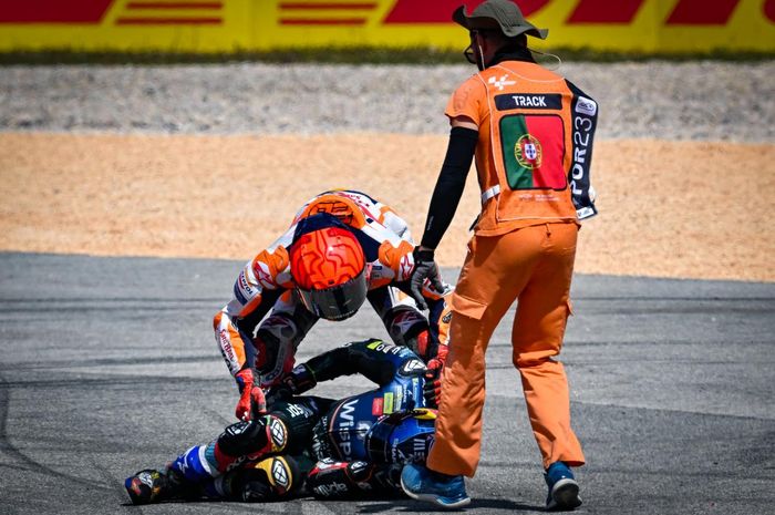 Marc Marquez dihukum usai nabrak Miguel Oliveira di MotoGP Portugal 2023
