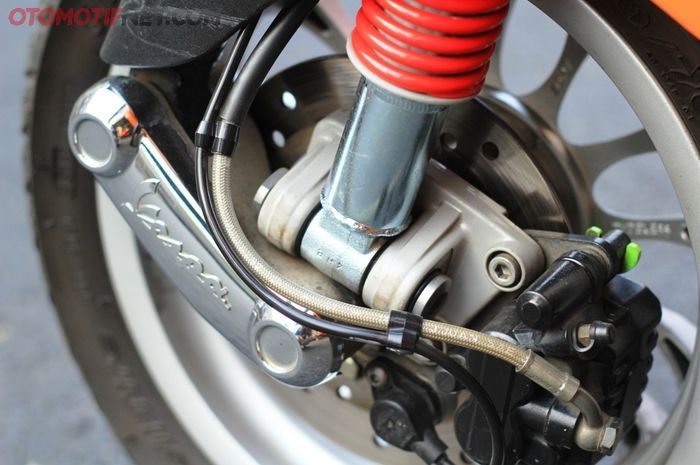 Waspada jika roda depan Vespa matic terasa oleng