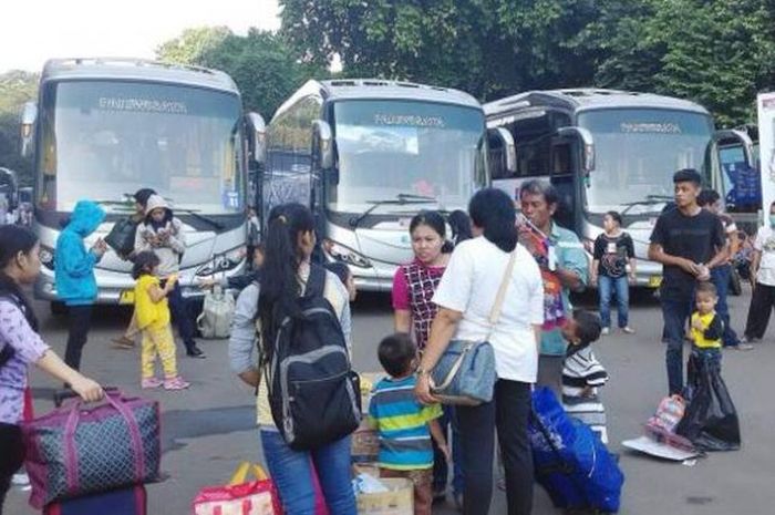 Pemprov Jatim membuka pendaftaran mudik gratis 2023, sebanyak 161 bus sudah disiapkan yang akan diberangkatkan dari Surabaya dan Jakarta.