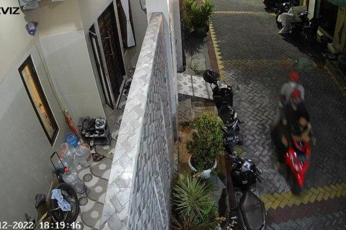 Istri rela temani suami beraksi nyolong motor, efek takut suami selingkuh dengan wanita lain