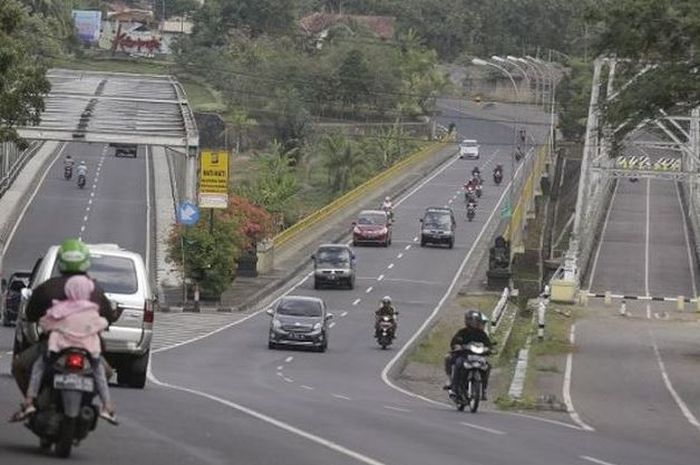 Polisi menilai jalur mudik ke Yogyakarta via Kulon Progo dalam kondisi baik, tapi harus waspada karena ada titik perbaikan jalan.