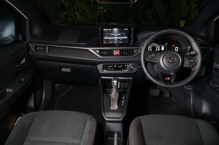 Interior Toyota Agya GR Sport banyak fitur tambahan                           