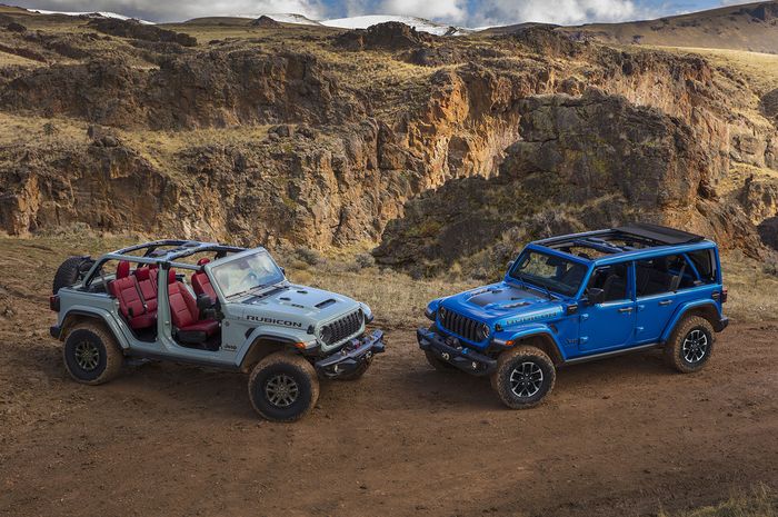 Jeep Wrangler 2024 diperkenalkan di New York International Auto Show sebagai mobil baru.