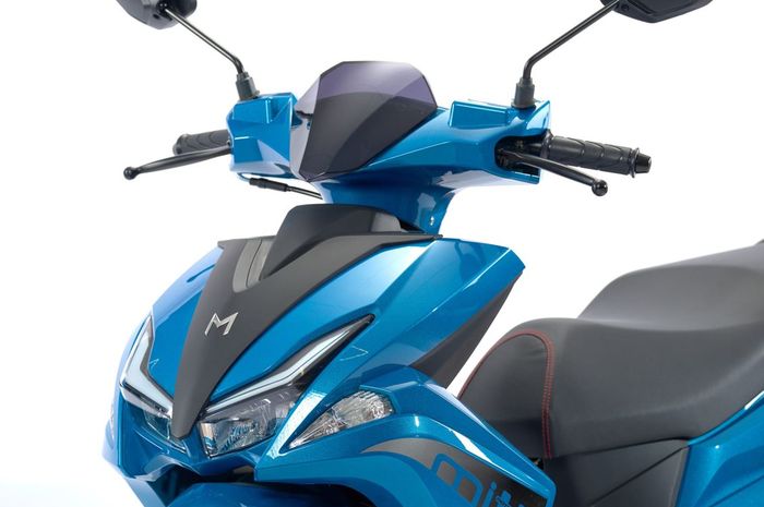 Penampakan motor matic baru yang tampilannya ibarat kawin silang Yamaha Aerox dan Honda Vario.