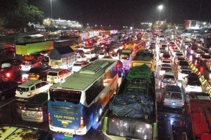 Ilustrasi kemacetan lalu lintas saat mudik Lebaran.