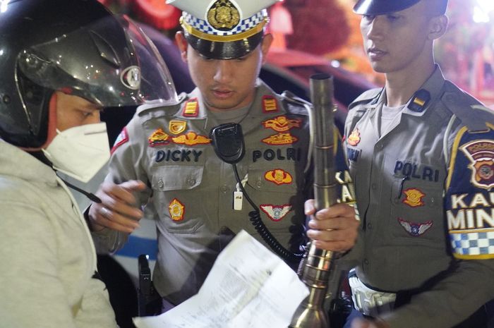Sat Lantas Polres Bogor gelar razia knalpot brong, langsung copot ditempat