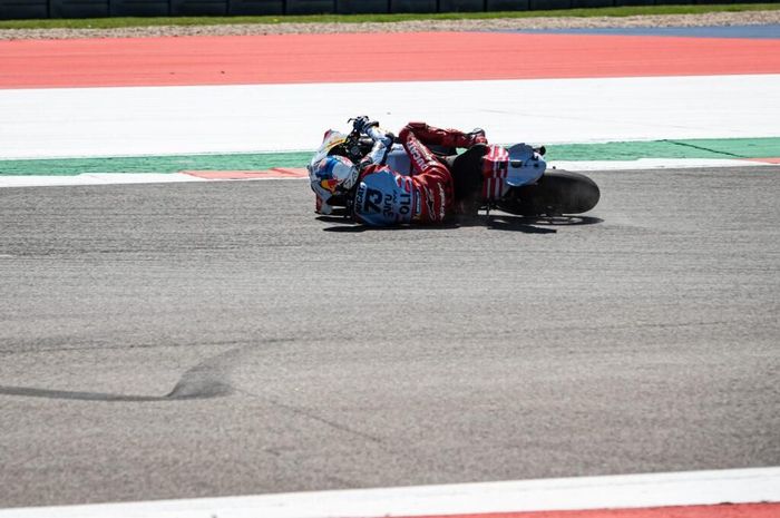 Alex Marquez muntah di helm saat crash di sprint race MotoGP Amerika 2023