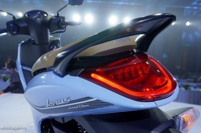 Lampu belakang Yamaha Janus 125 menggunakan LED.