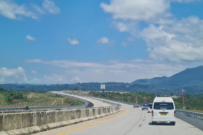 Jalan Tol Cisumdawu gratis sampai 3 minggu
