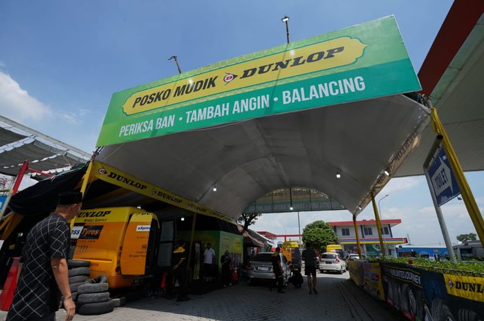 &ldquo;Layanan Posko Mudik Dunlop terbuka untuk umum, baik pengguna ban Dunlop atau merek lain. Pengunjung bisa mengakses Posko Mudik Dunlop untuk cek kondisi ban, konsultasi hingga sekadar istirahat sejenak.&rdquo; ujar Ahmad Hermawan, selaku Koordinator Posko Mudik 2023.