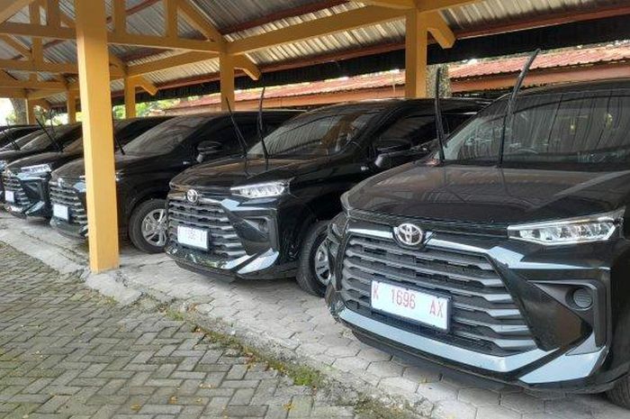16 Toyota All New Avanza pelat provit milik operasional kecamatan dikandangkan di kantor Setda Blora saat lebaran