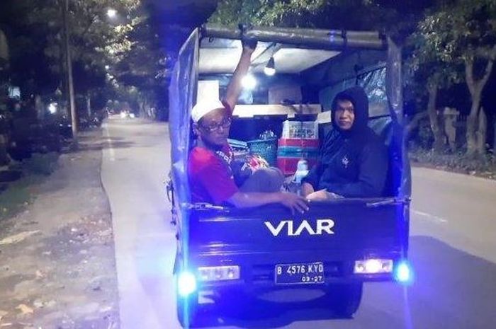 Warga Kampung Muka Ancol, Pademangan, Jakarta Utara mudik ke Pemalang, Jawa Tengah naik Viar roda tiga