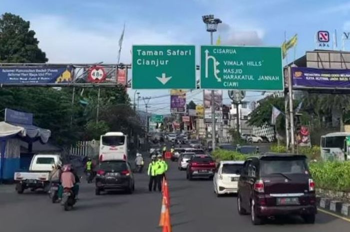 Satlantas Polres Bogor akan memberlakukan rekayasa lalu lintas ganjil genap di Jalur Puncak dari 28 April sampai 1 Mei 2023.