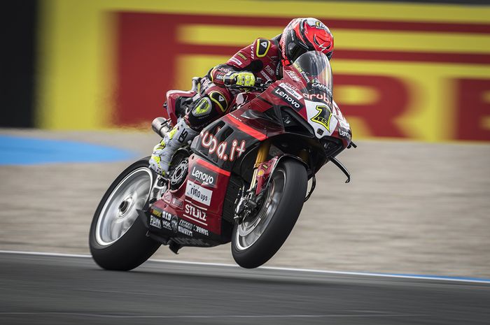 Alvaro Bautista jadi 'musuh bersama' pembalap Ducati