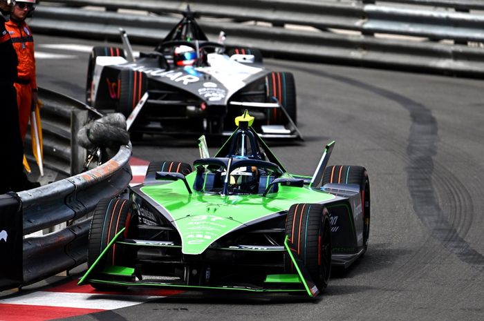 Nick Cassidy sukses mengunci kemenangan di Formula E Monako 2023 yang dipenuhi banyak overtake.
