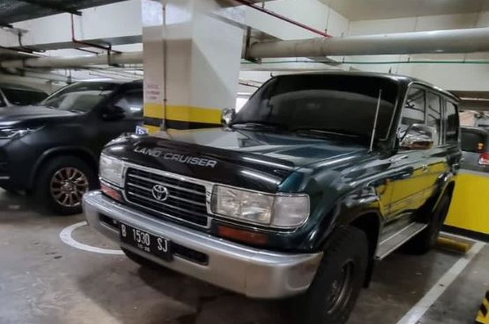 Penampakan Toyota Land Cruiser yang digunakan Wakil Ketua KPK Johanis Tanak, tapi tidak terdaftar atas namanya sendiri.