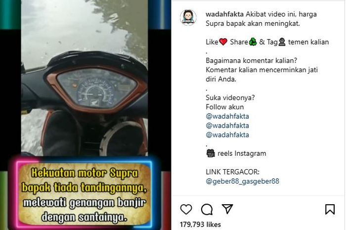 Tangkap layar aksi pengendara Honda Supra Bapak nekat menerobos genangan banjir.