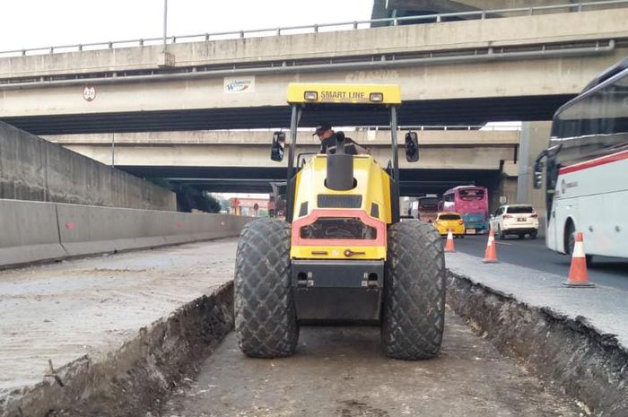 3 perbaikan jalan di Ruas Jalan Tol Jakarta-Cikampek.