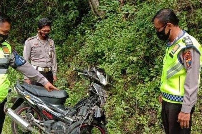 Ilustrasi: Seorang pengendara Honda Supra X meninggal dunia akibat mukena yang dikenakan korban terlilit gir motor.