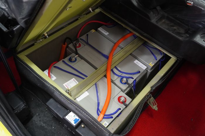 Ilustrasi. Baterai mobil listrik tidak bisa dipadamkan dengan pemadam api biasa