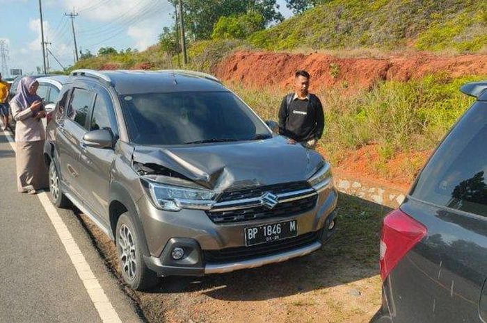 Toyota Kijang Innova, Suzuki Ertiga, XL7 dan Rush terlibat tabrakan beruntun di Simpang Acai, Toapaya, Bintan, Kepulauan Riau