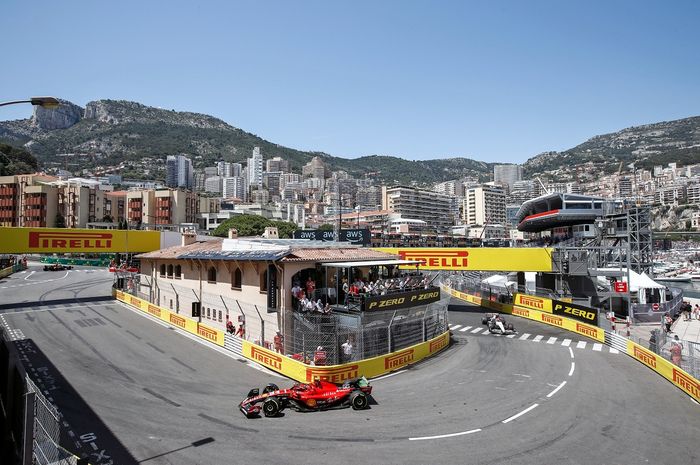 Carlos Sainz memimpin FP1 F1 Monako 2023