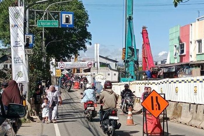 Jembatan Cikereteg Jalan Raya Bogor-Sukabumi akan ditutup total mulai 5 Juni 2023, pengendara diimbau mencari jalur alternatif.