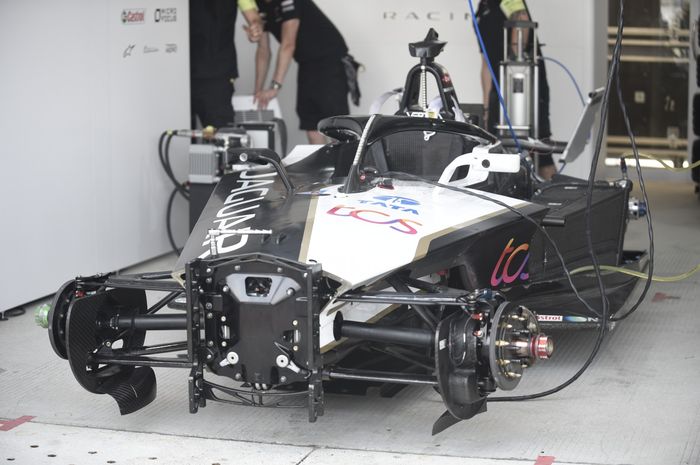 Castrol mendukung penuh Jaguar Formula E dengan pelumas untuk mendinginkan baterai