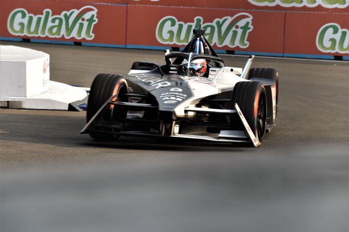 Mitch Evans di sesi FP1 Formula E Jakarta