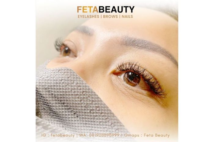 Feta.Beauty menyediakan jasa eyelash extensions untuk mempercantik bulu mata.  