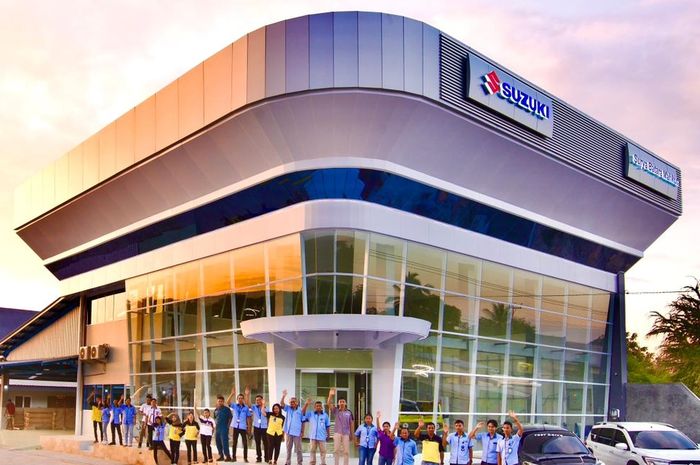 Suzuki bekerjasama dengan main dealer PT Surya Batara Mahkota (SBM) buka outlet baru di Waingapu, NTT