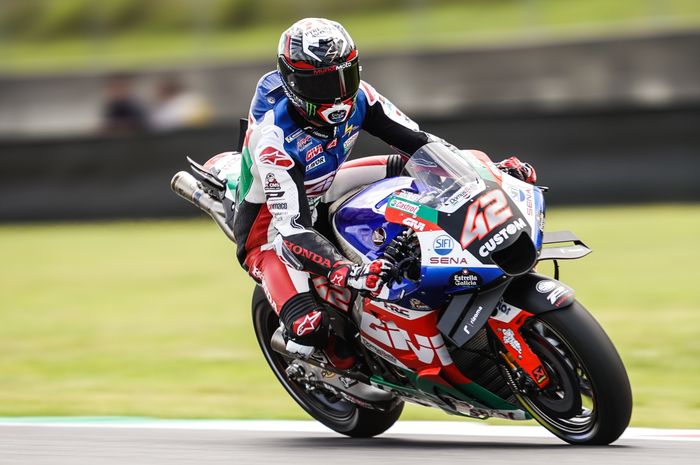 Jadi korban kedua ganasnya motor Honda, Alex Rins  diperkirakan absen panjang setelah patah tulang akibat crash di Sprint Race MotoGP Italia 2023.