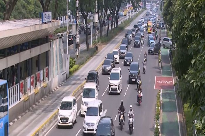 Foto ilustrasi lalu lintas. Polusi udara di Jakarta lagi buruk, begini cara kurangi resikonya.