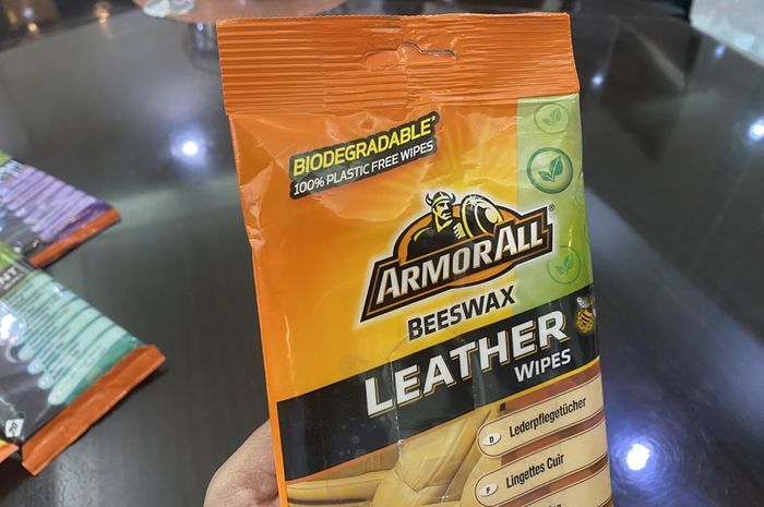 Tisu pembersih jok kulit  ArmorAll BeesWax Leather Wipes