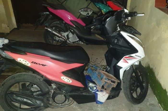 Honda BeAT milik maling yang jasadnya ditemukan tewas di sungai Jilu, Pakiskembar, Pakis, kabupaten Malang, Jawa Timur