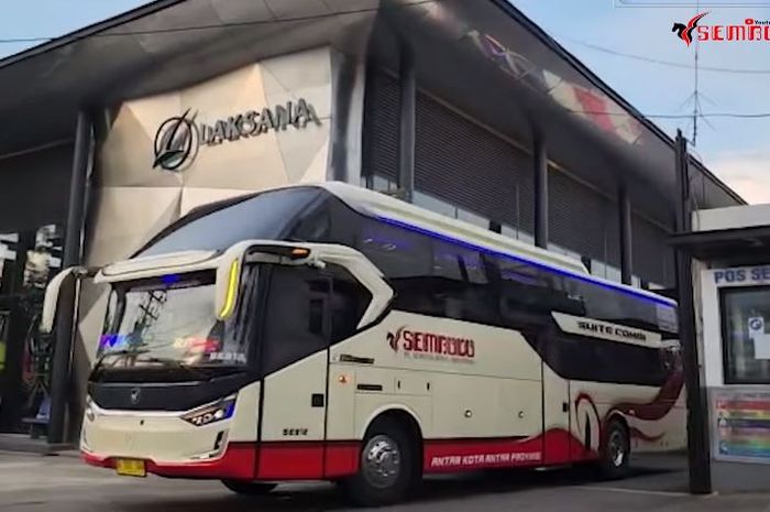 Penampakan bus baru PO Sembodo, kelas Suite Combi yang baru keluar dari Karoseri Laksana.