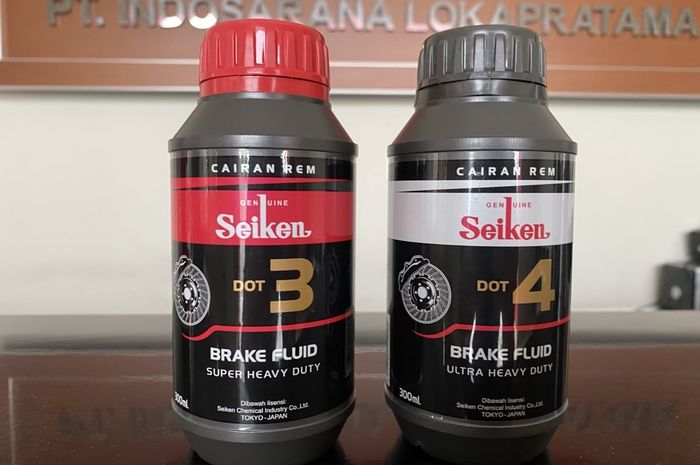 Ilustrasi minyak rem DOT 3 dan Minyak rem DOT 4