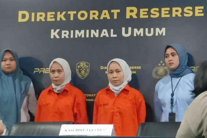 Si kembar Rihana Rihani akhirnya ditangkap oleh tim Resmob Polda Metro Jaya, Kamis (4/7/2023) pagi, setelah lebih dari sebulan dinyatakan sebagai buronan.
