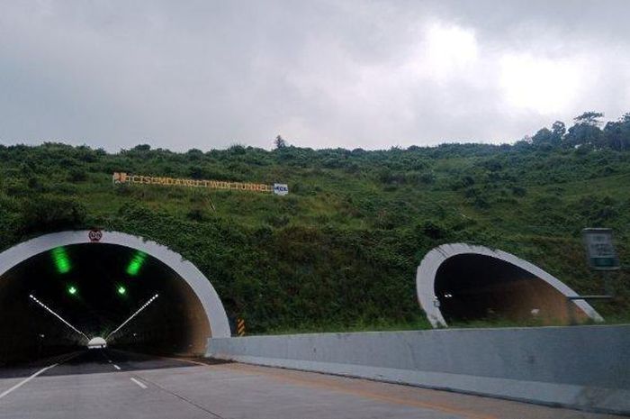 Terowongan kembar di Tol Cisumdawu 