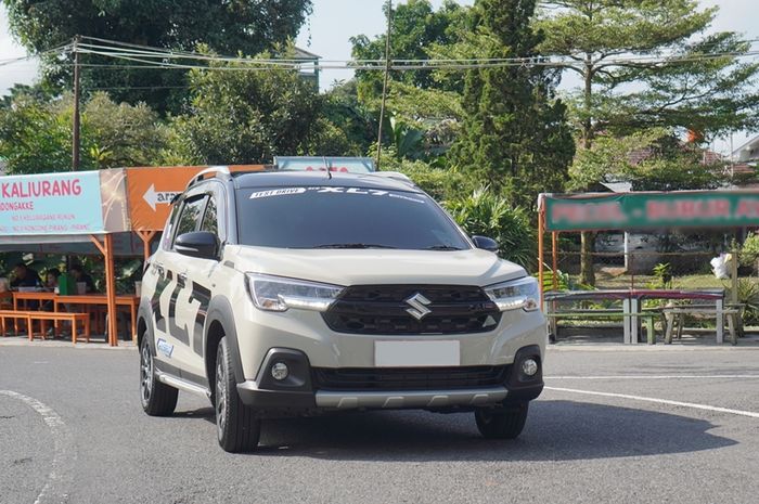 Suzuki New XL7 Hybrid ketika berkeliling Daerah Istimewa Yogyakarta