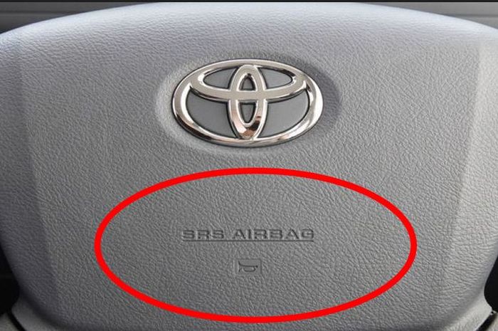 contoh tulisan srs airbag yang ada di setir mobil, ternyata bukan merek produk.