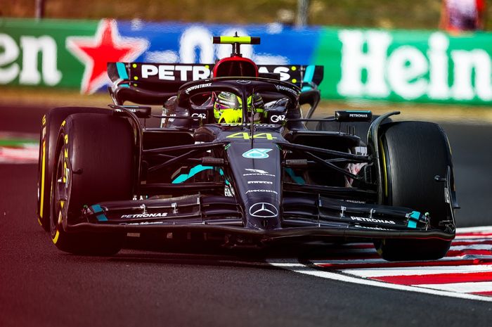 Lewis Hamilton rebut pole position kualifikasi F1 Hongaria 2023 dari Max Verstappen