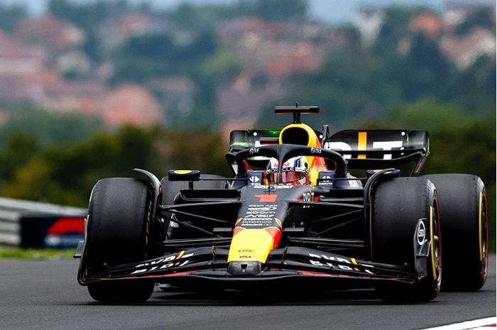 Max Verstappen kalah dari Lewis Hamilton dalam perebutan pole position di kualifikasi F1 Hongaria 2023