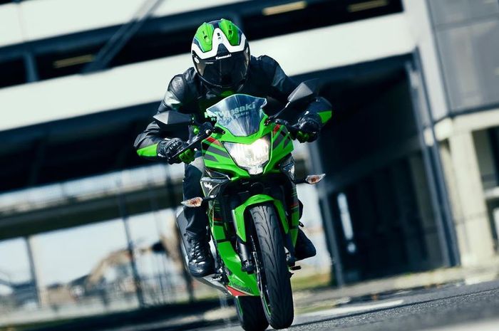 lampu utama motor tidak memiliki saklar untuk menyalakan dan menghidupkan