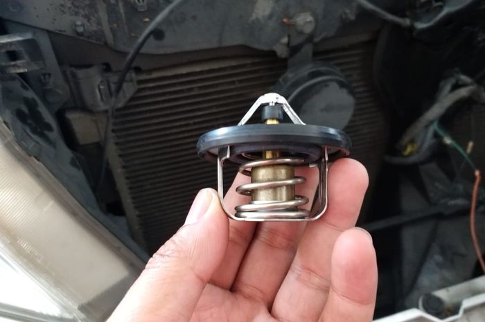 Thermostat mobil bekas jangan dicopot