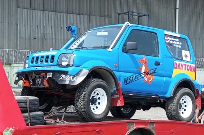 Wijaya Kusuma dan Yasin Fadilah siap turun di Asia Cross Country Rally 2023, pakai Suzuki Jimny Wide imut siap lahap 2.000 Km.