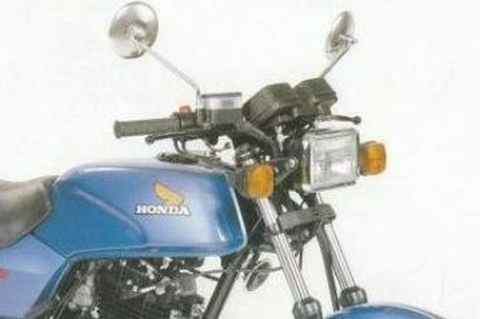Penampakan Honda CB250RS yang tampilan mukanya mirip Win 100.