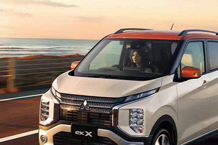 Penampakan Mitsubishi ek X, adik Mitsubishi Xpander yang bisa tempuh 756 km sekali full tank.